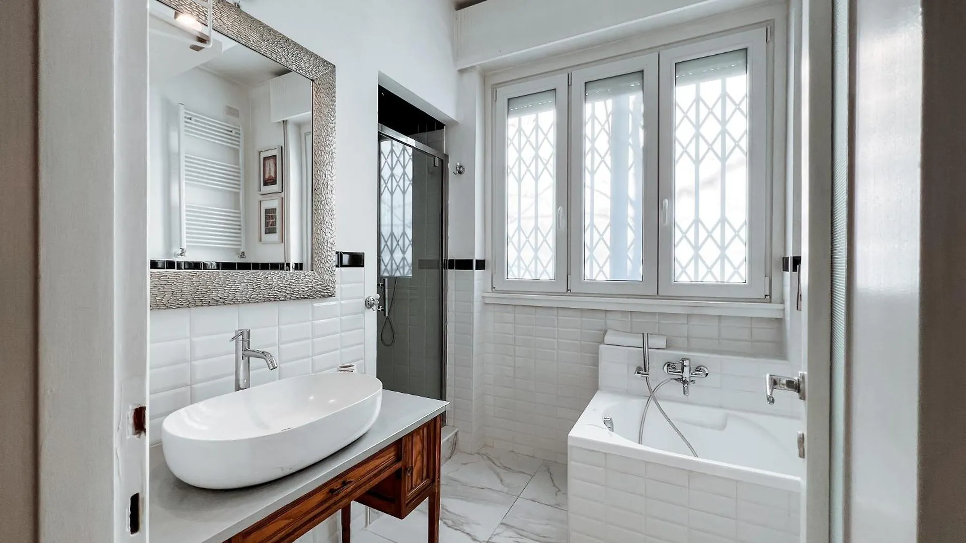 Isola Trendy Retreat - Large Flat, Milan Apartment