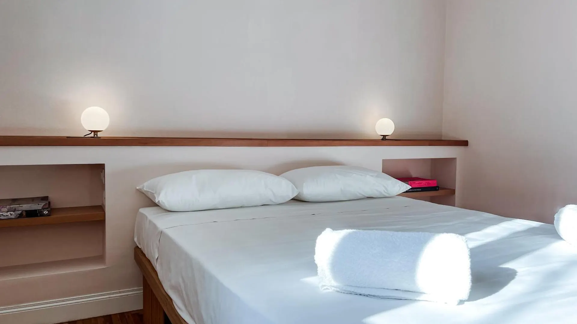 Isola Trendy Retreat - Large Flat, Milan Apartment
