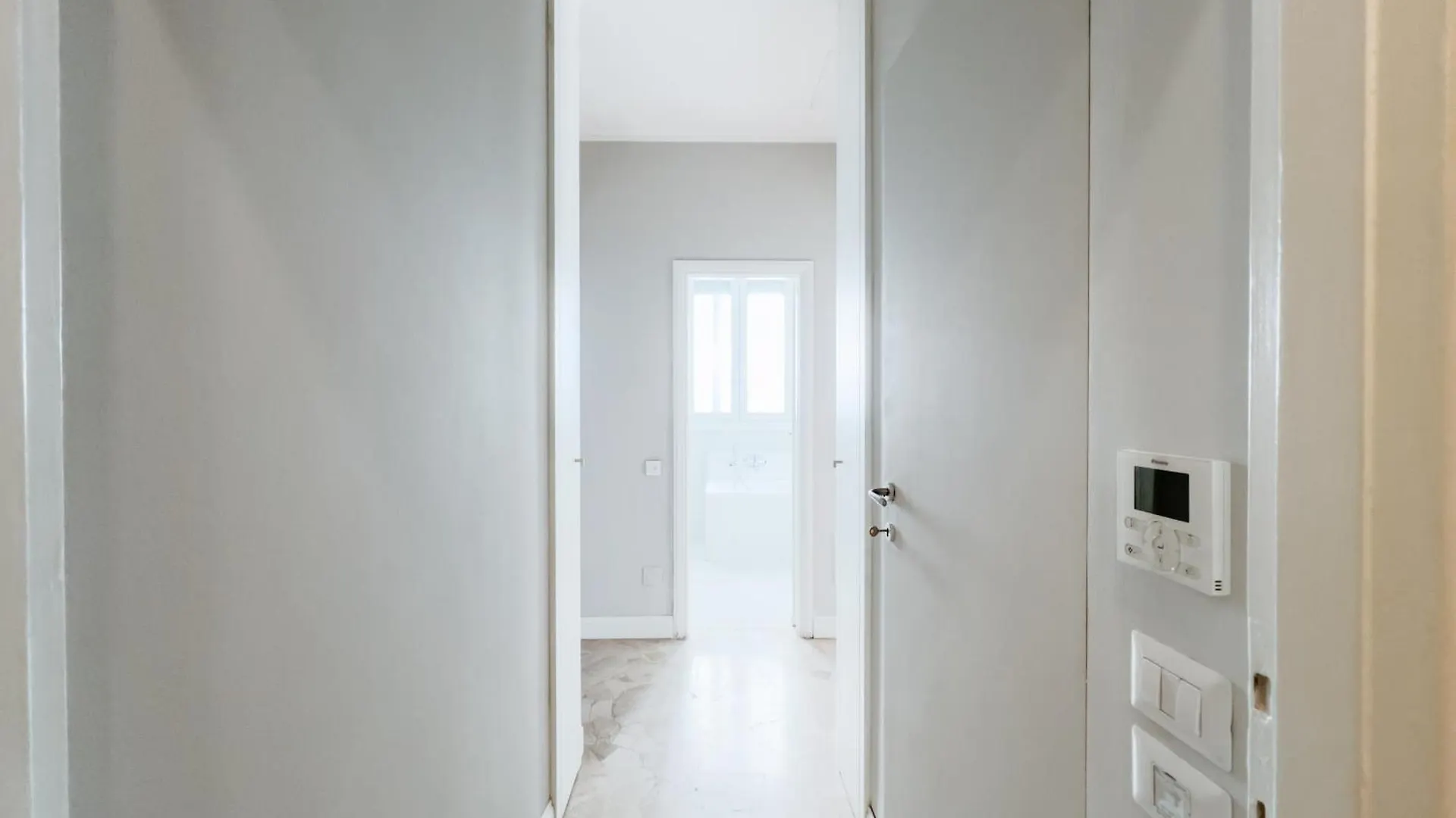 Isola Trendy Retreat - Large Flat, Milan Apartment