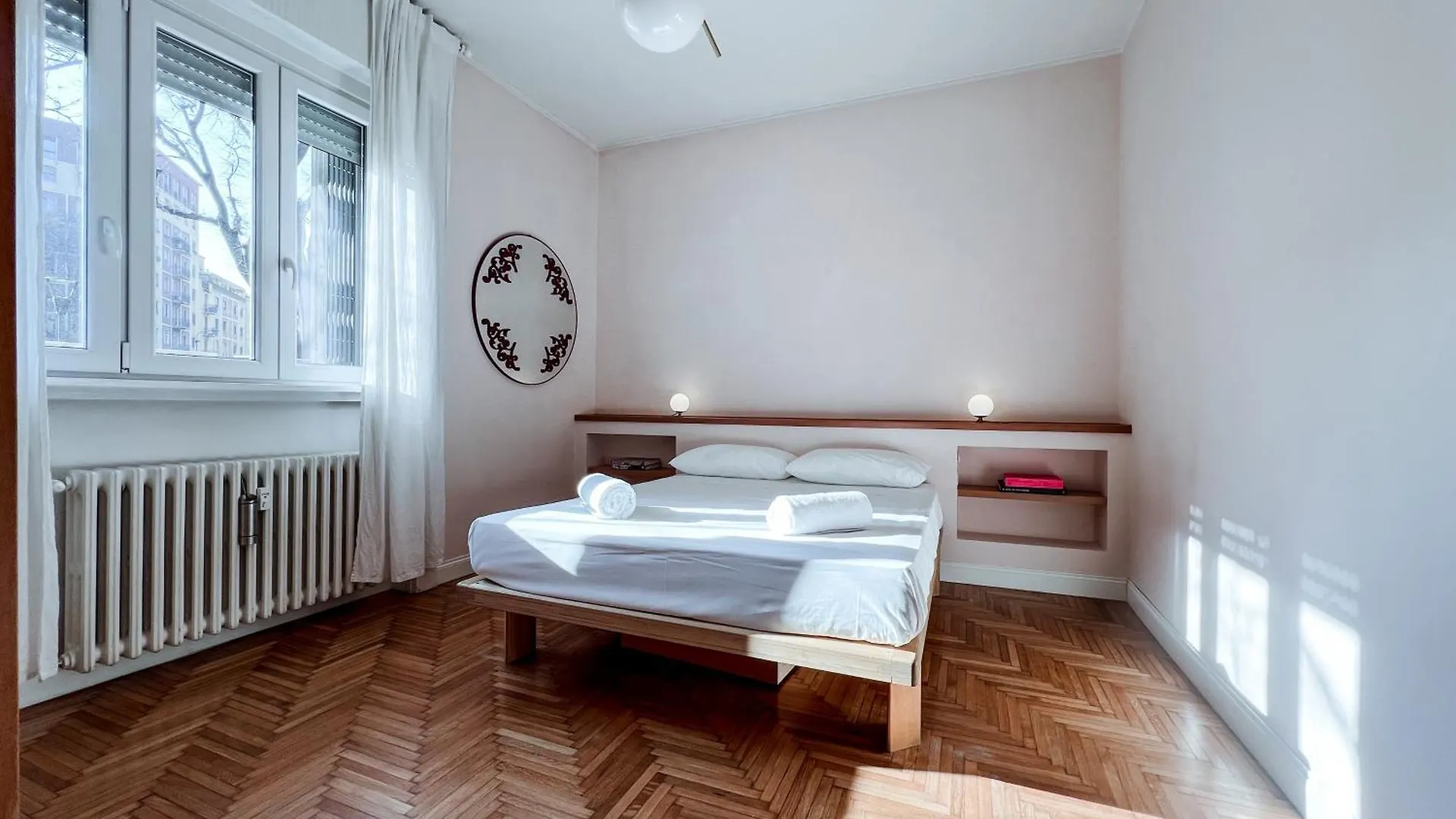 Isola Trendy Retreat - Large Flat, Milan Apartment