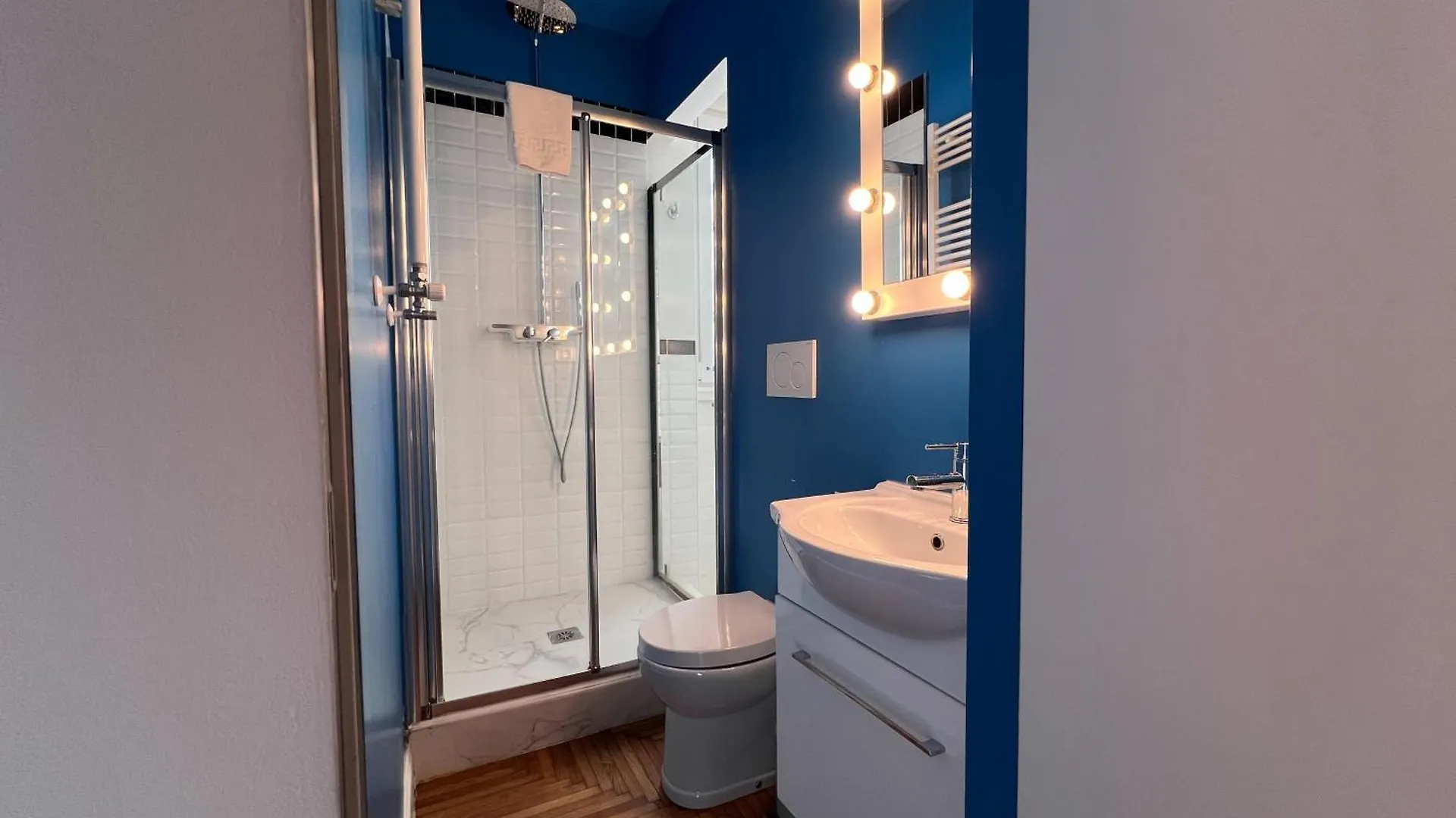 Isola Trendy Retreat - Large Flat, Milan Apartment